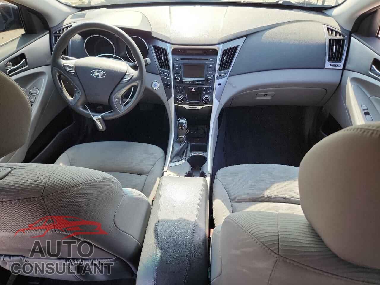 HYUNDAI SONATA 2014 - KMHEC4A48EA110197
