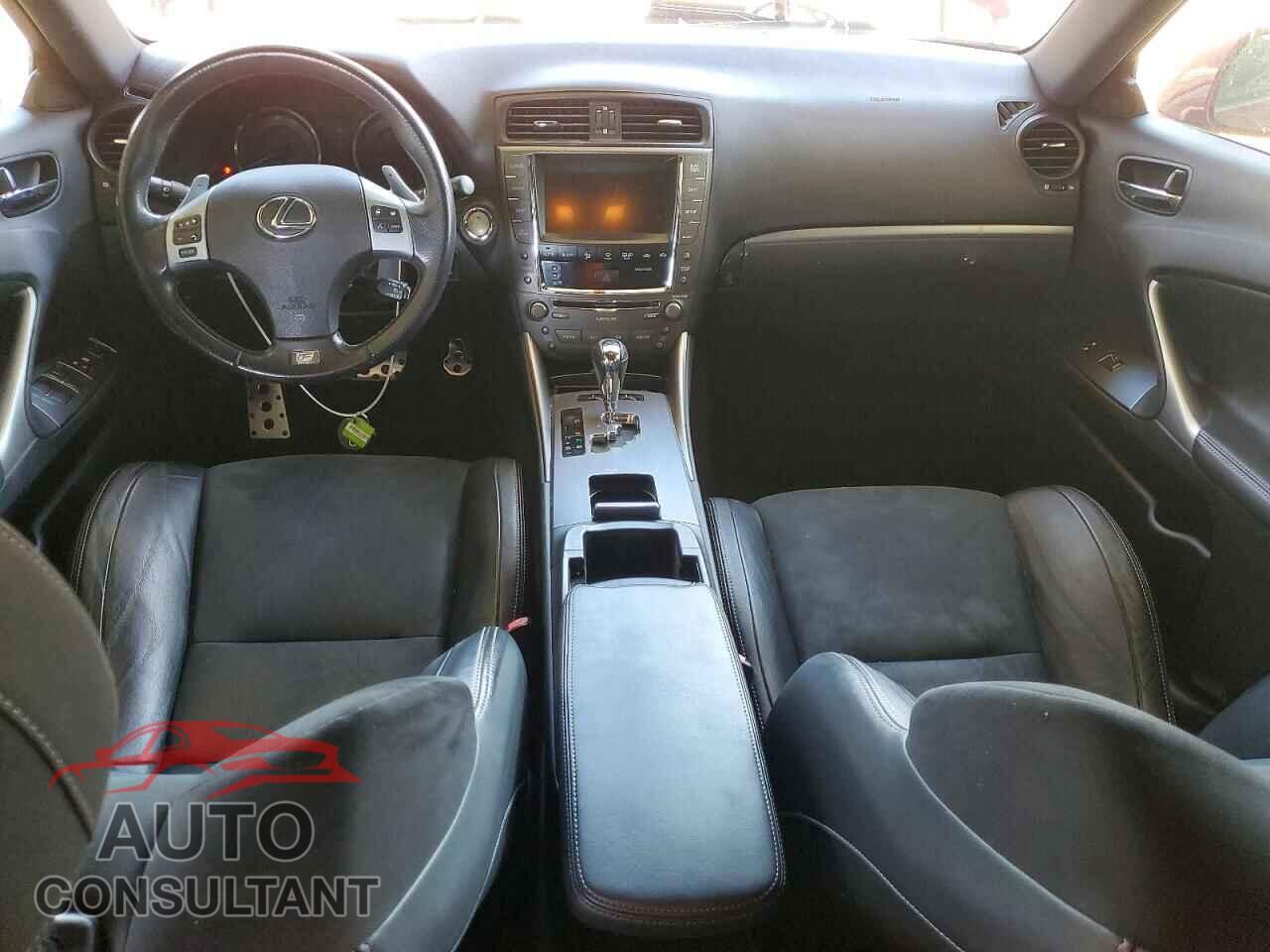 LEXUS IS 2011 - JTHBF5C25B5131429