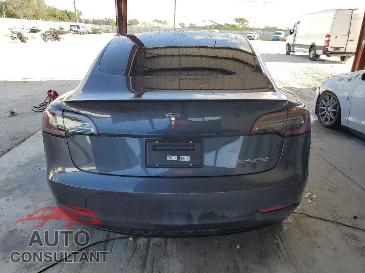 TESLA MODEL 3 2019 - 5YJ3E1EB2KF454821