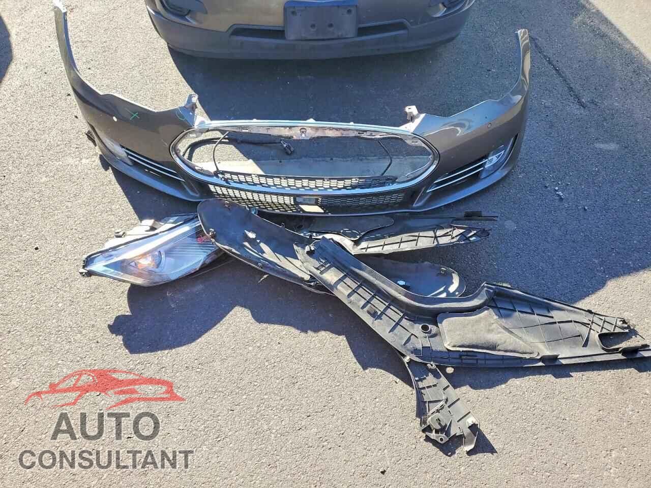 TESLA MODEL S 2015 - 5YJSA1H28FF095144