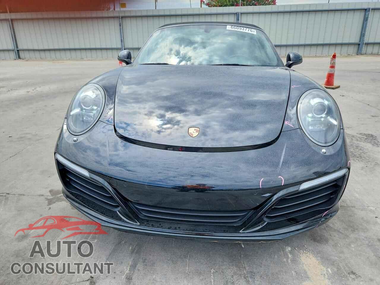 PORSCHE 911 2017 - WP0CA2A90HS141234