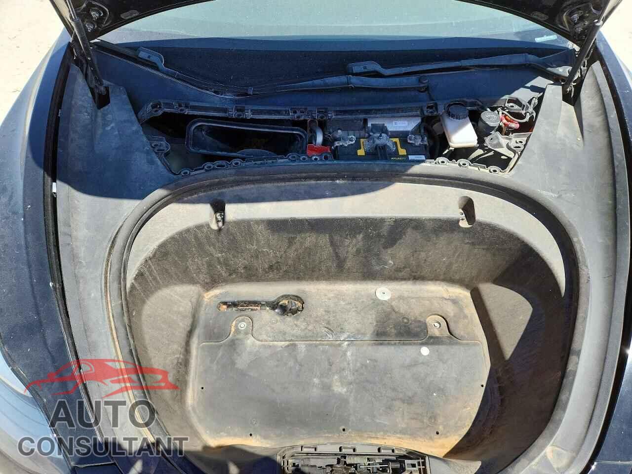TESLA MODEL 3 2018 - 5YJ3E1EA8JF075893