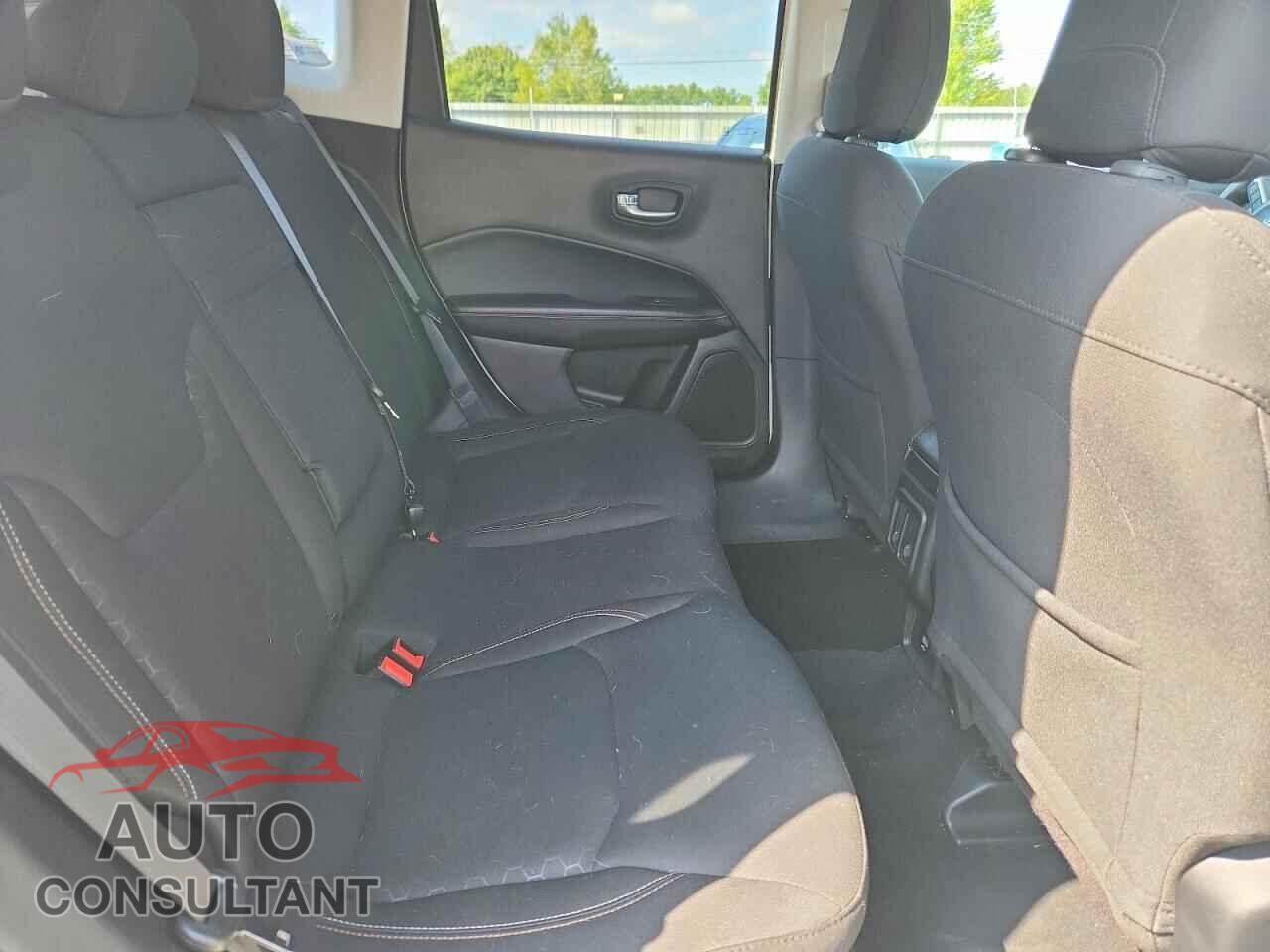 JEEP COMPASS 2017 - 3C4NJDAB2HT628117