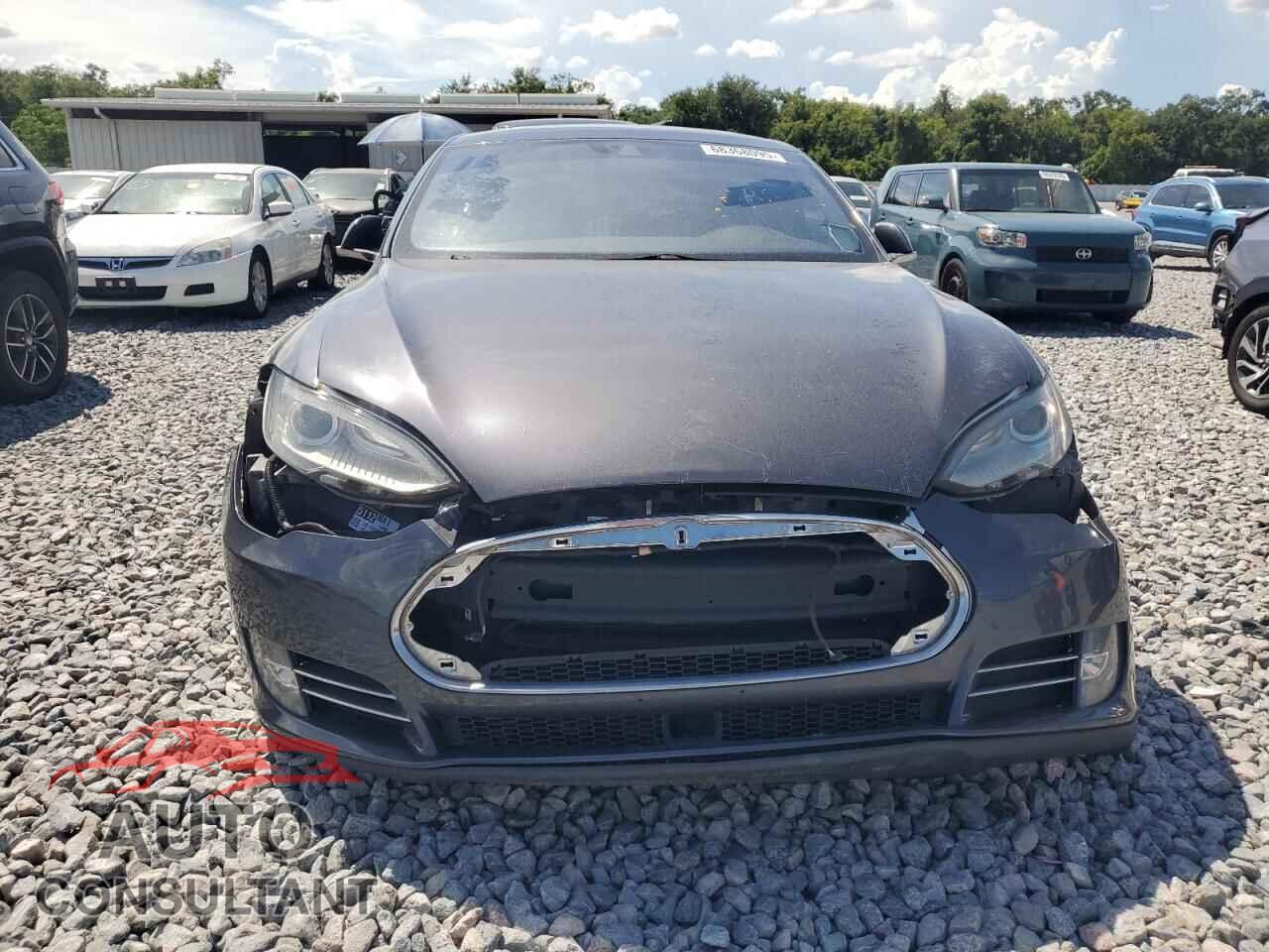 TESLA MODEL S 2015 - 5YJSA1E11FF107971