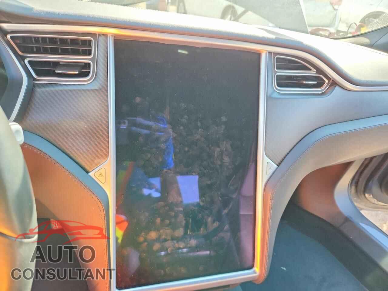 TESLA MODEL S 2017 - 5YJSA1E22HF218542