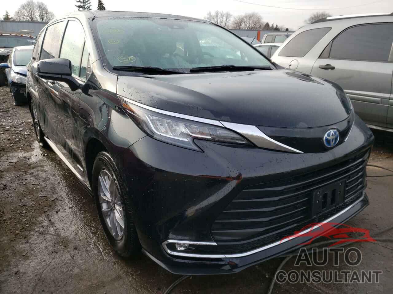 TOYOTA SIENNA 2021 - 5TDYRKEC9MS002923