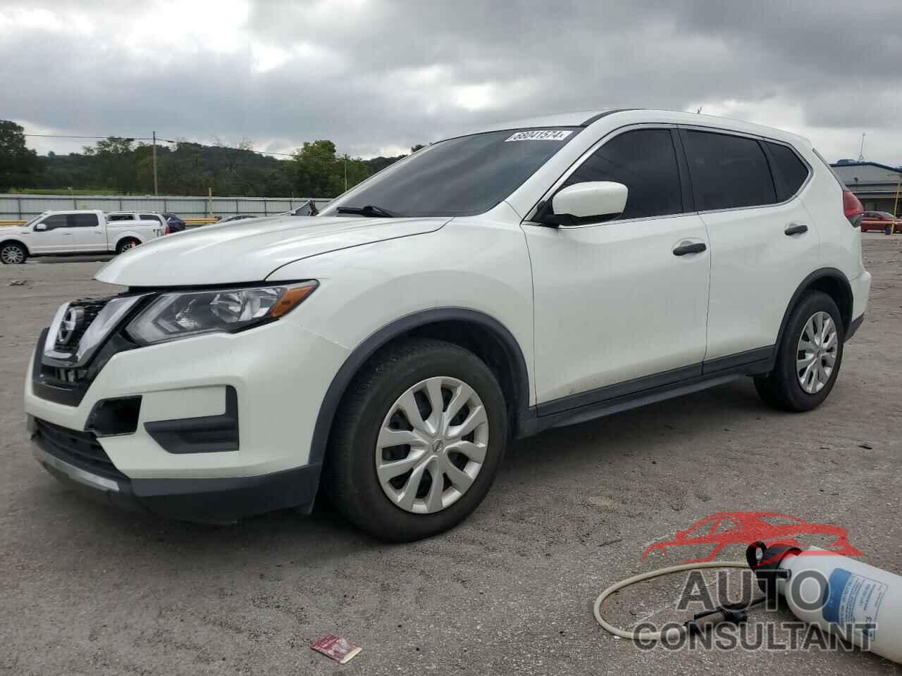 NISSAN ROGUE 2017 - KNMAT2MT4HP517557