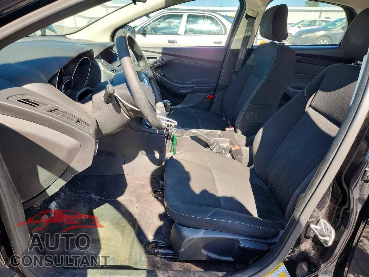 FORD FOCUS 2017 - 1FADP3E20HL312716