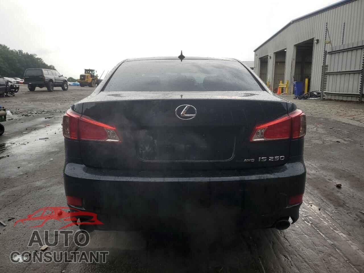 LEXUS IS 2011 - JTHCF5C25B5051682