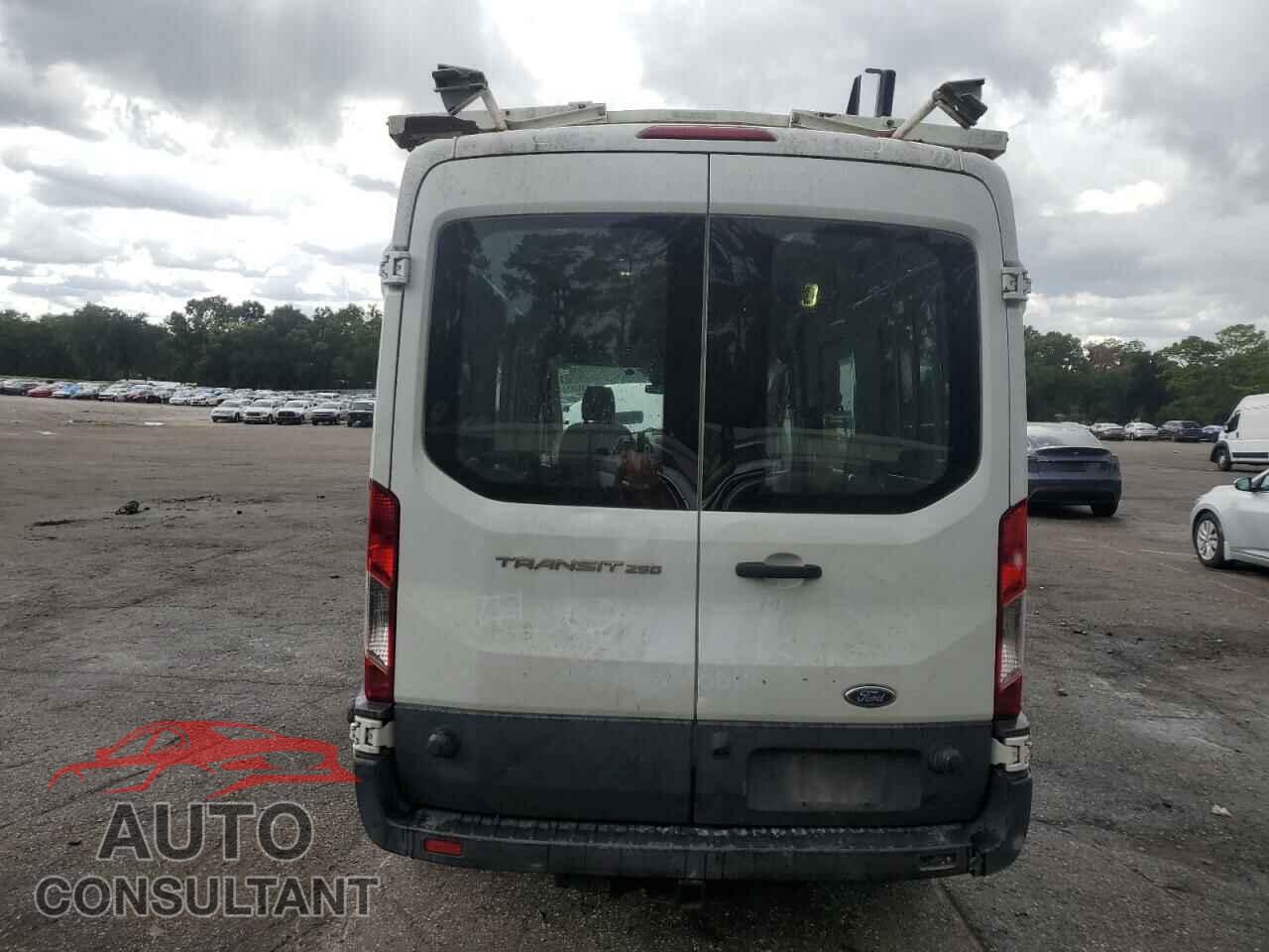 FORD TRANSIT 2016 - 1FTYR2CM7GKA13541
