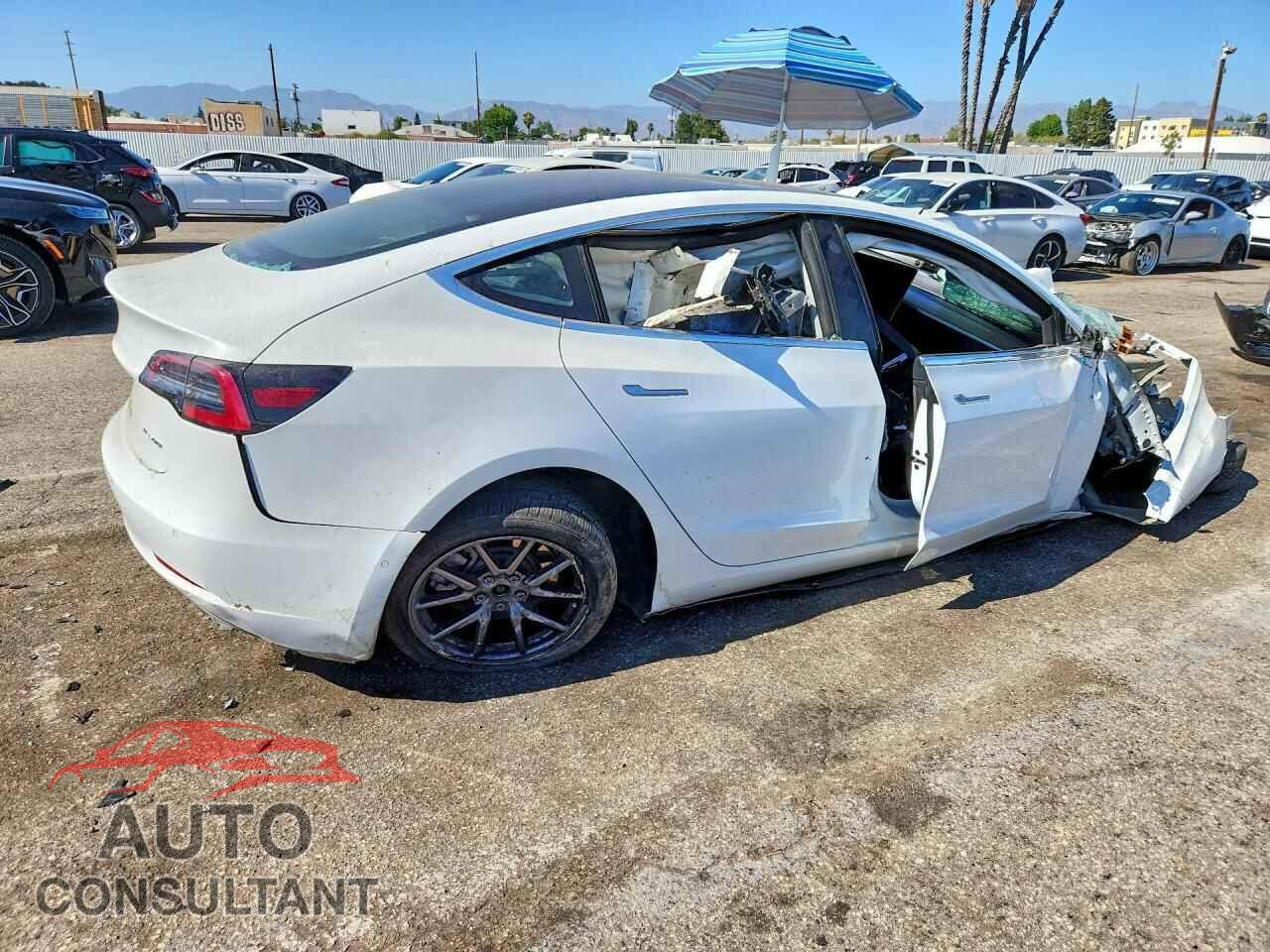 TESLA MODEL 3 2018 - 5YJ3E1EB2JF120657
