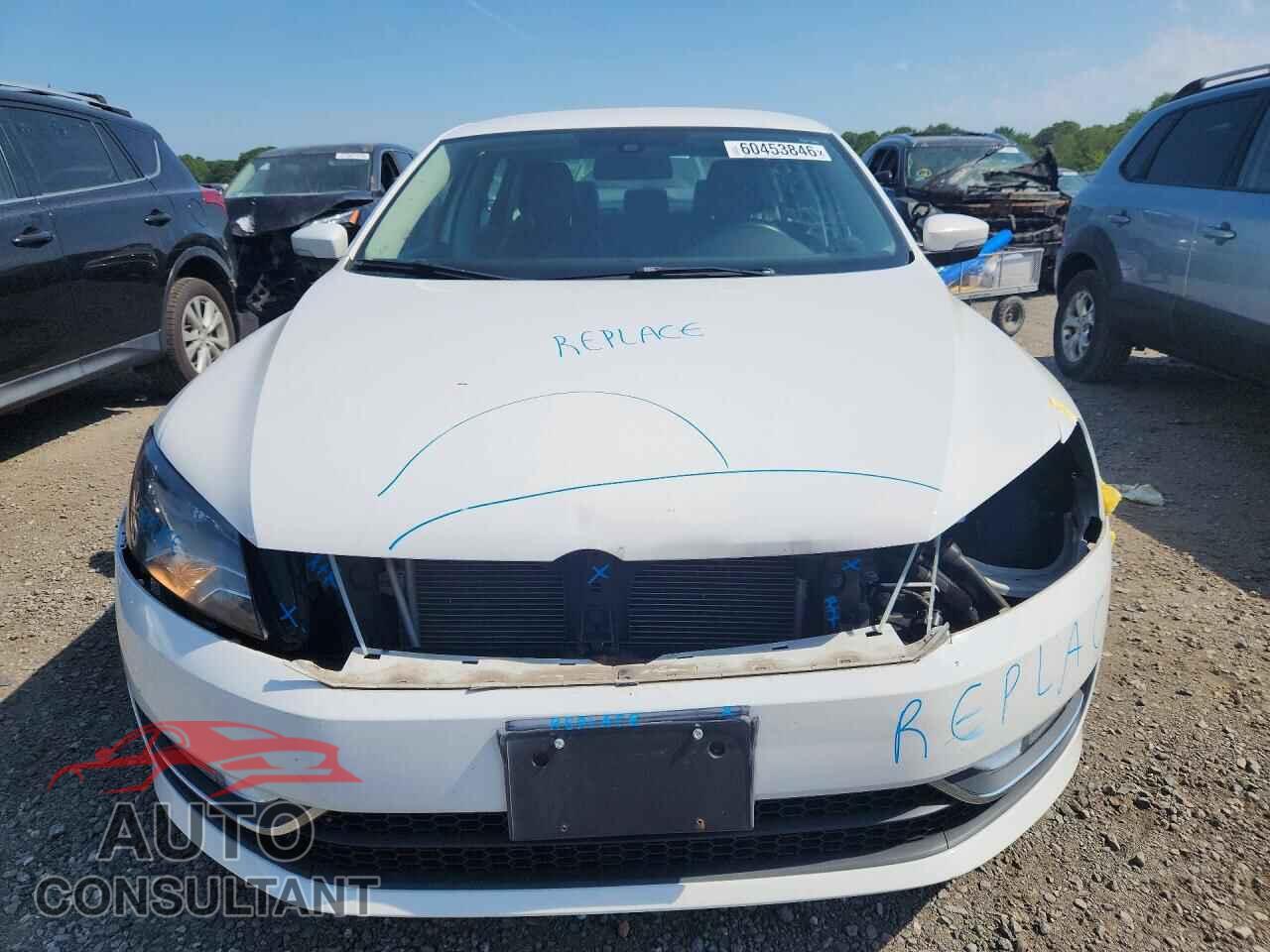 VOLKSWAGEN PASSAT 2015 - 1VWAT7A30FC094088