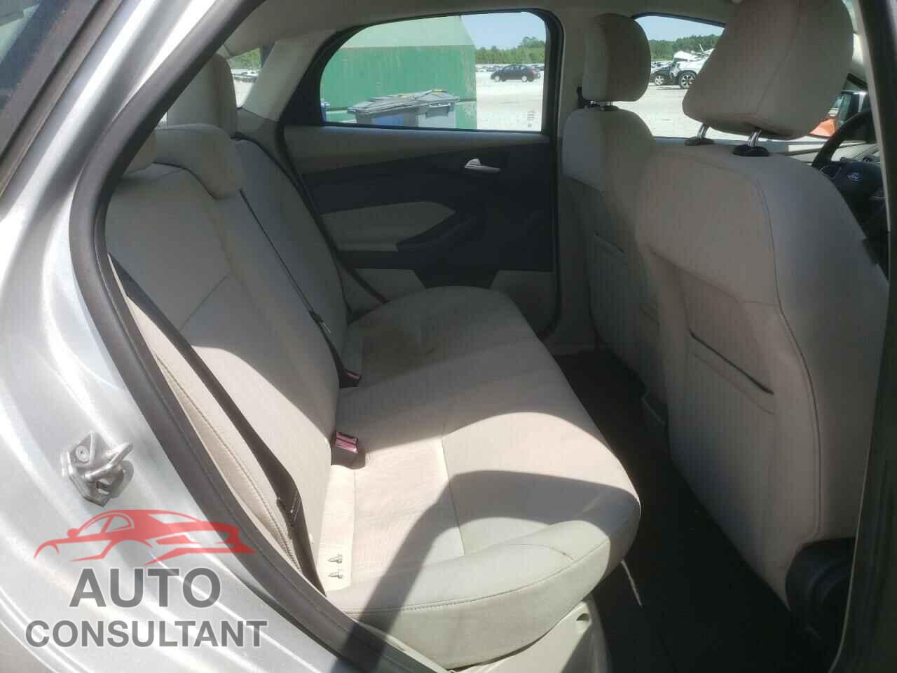 FORD FOCUS 2015 - 1FADP3F29FL343877