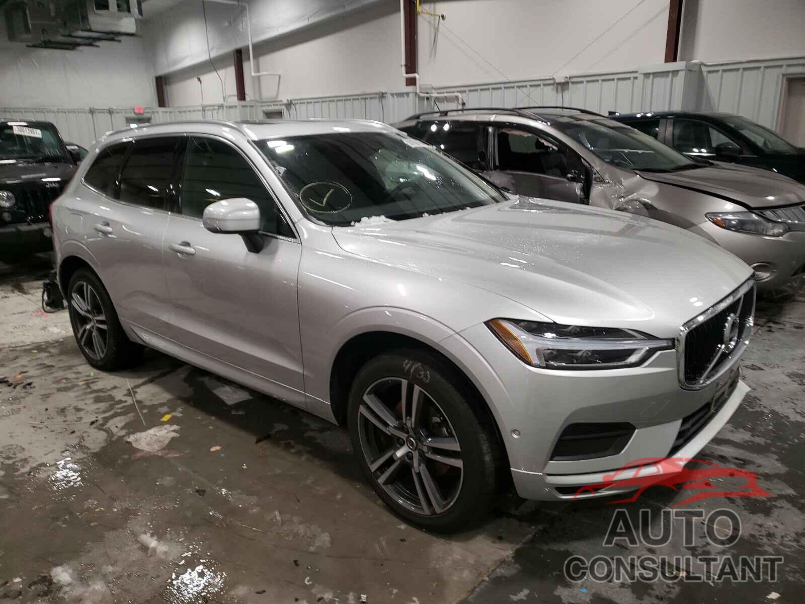 VOLVO XC60 2018 - LYV102RKXJB086698