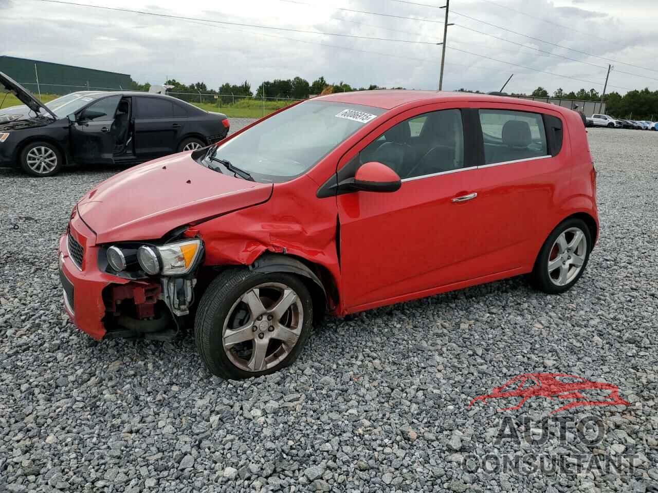 CHEVROLET SONIC 2015 - 1G1JE6SB2F4201108