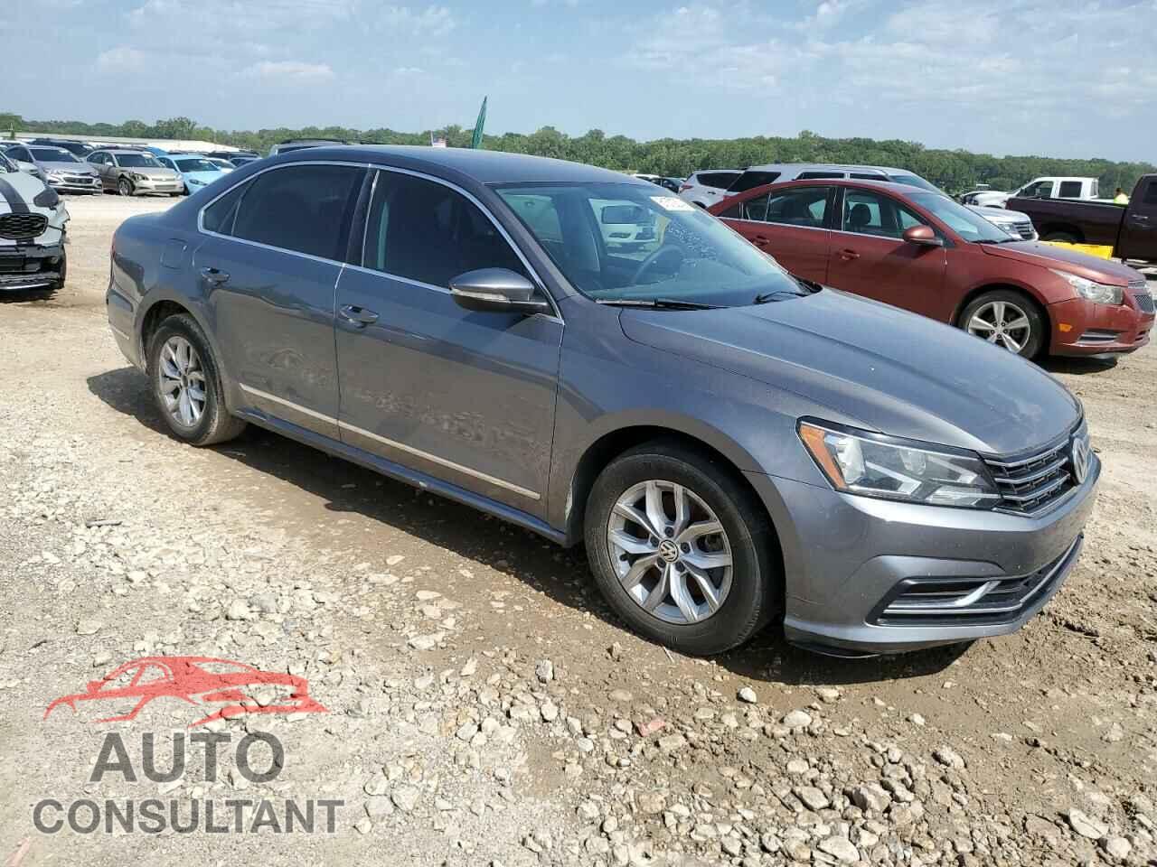 VOLKSWAGEN PASSAT 2017 - 1VWAT7A31HC003574