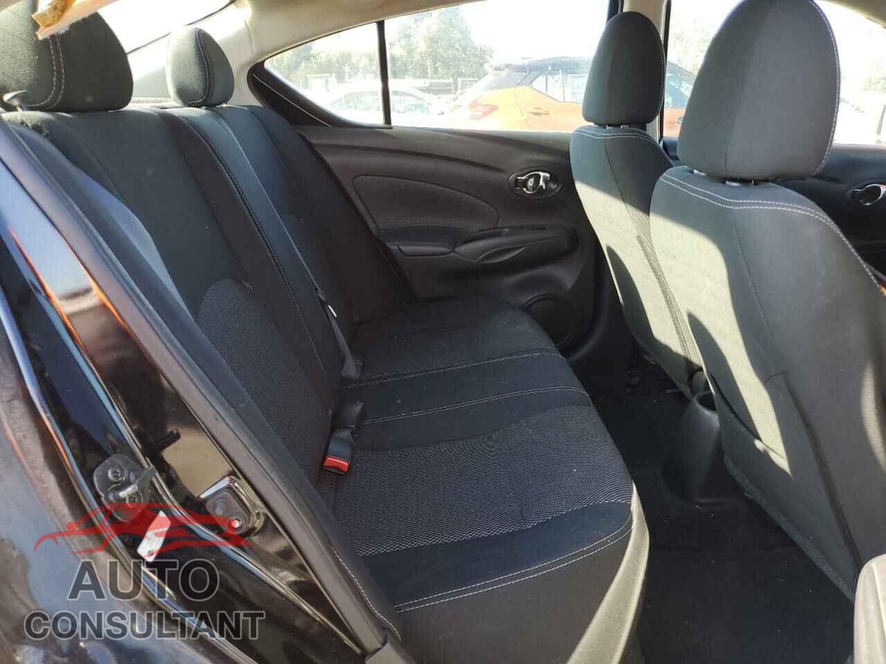 NISSAN VERSA 2017 - 3N1CN7AP5HL811684