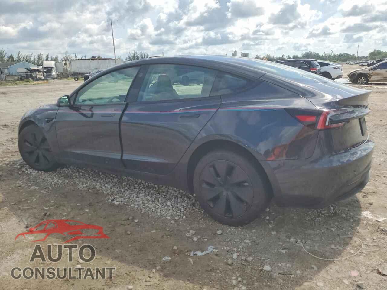 TESLA MODEL 3 2024 - 5YJ3E1EA3RF734782