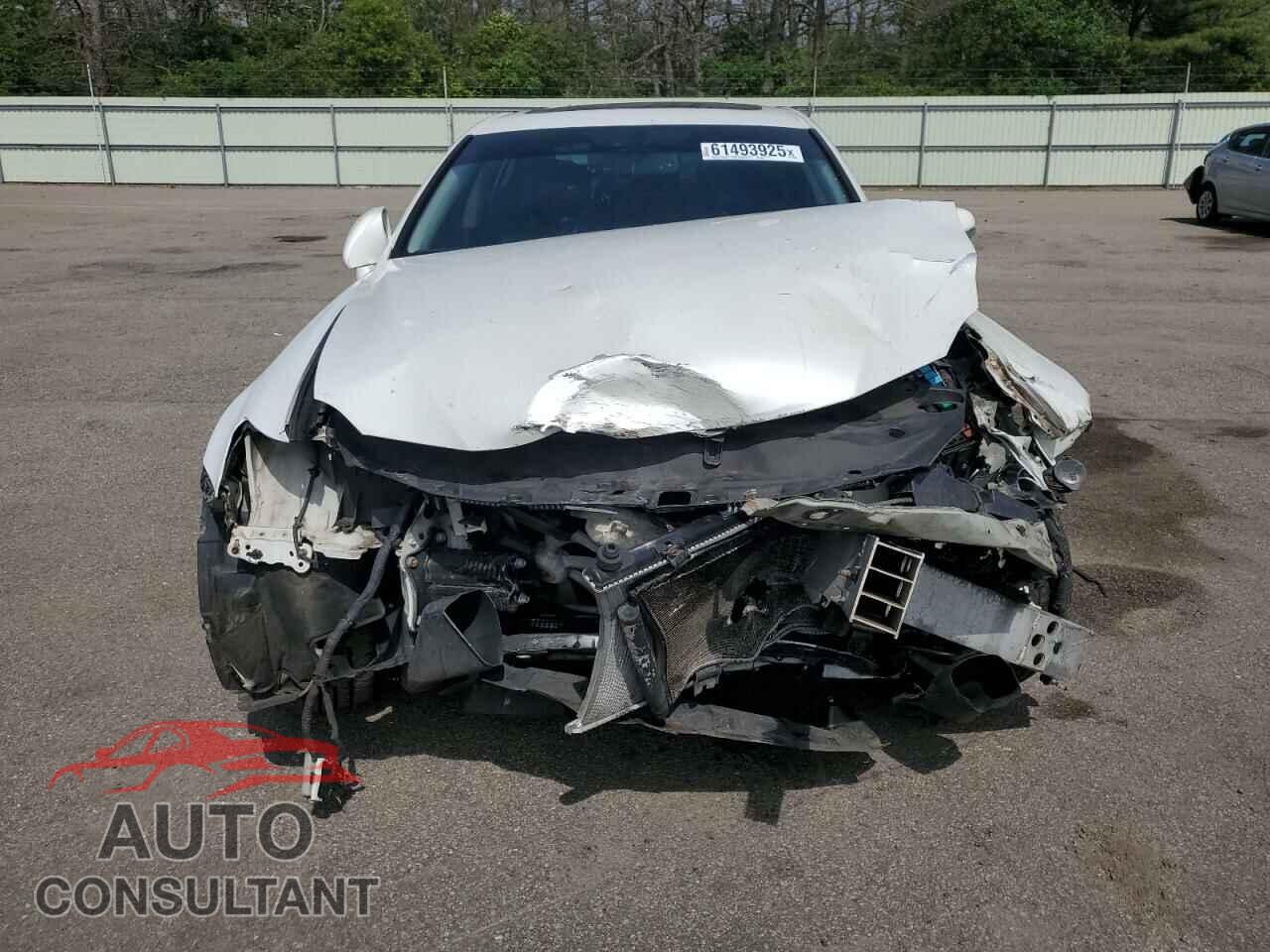 LEXUS IS 2011 - JTHCF5C24B5046196