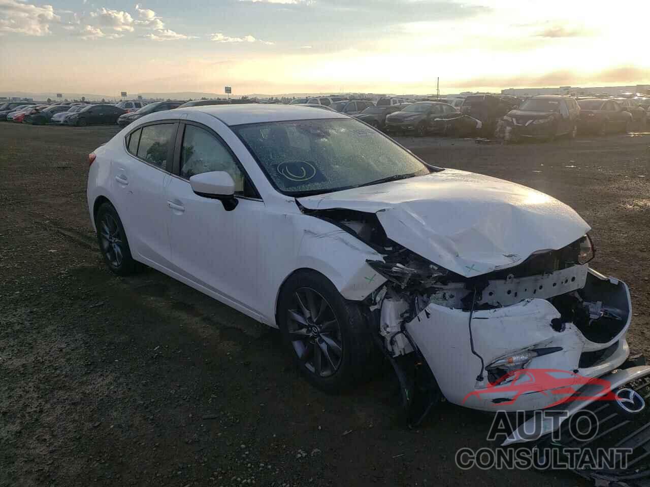 MAZDA 3 2018 - 3MZBN1V38JM270379