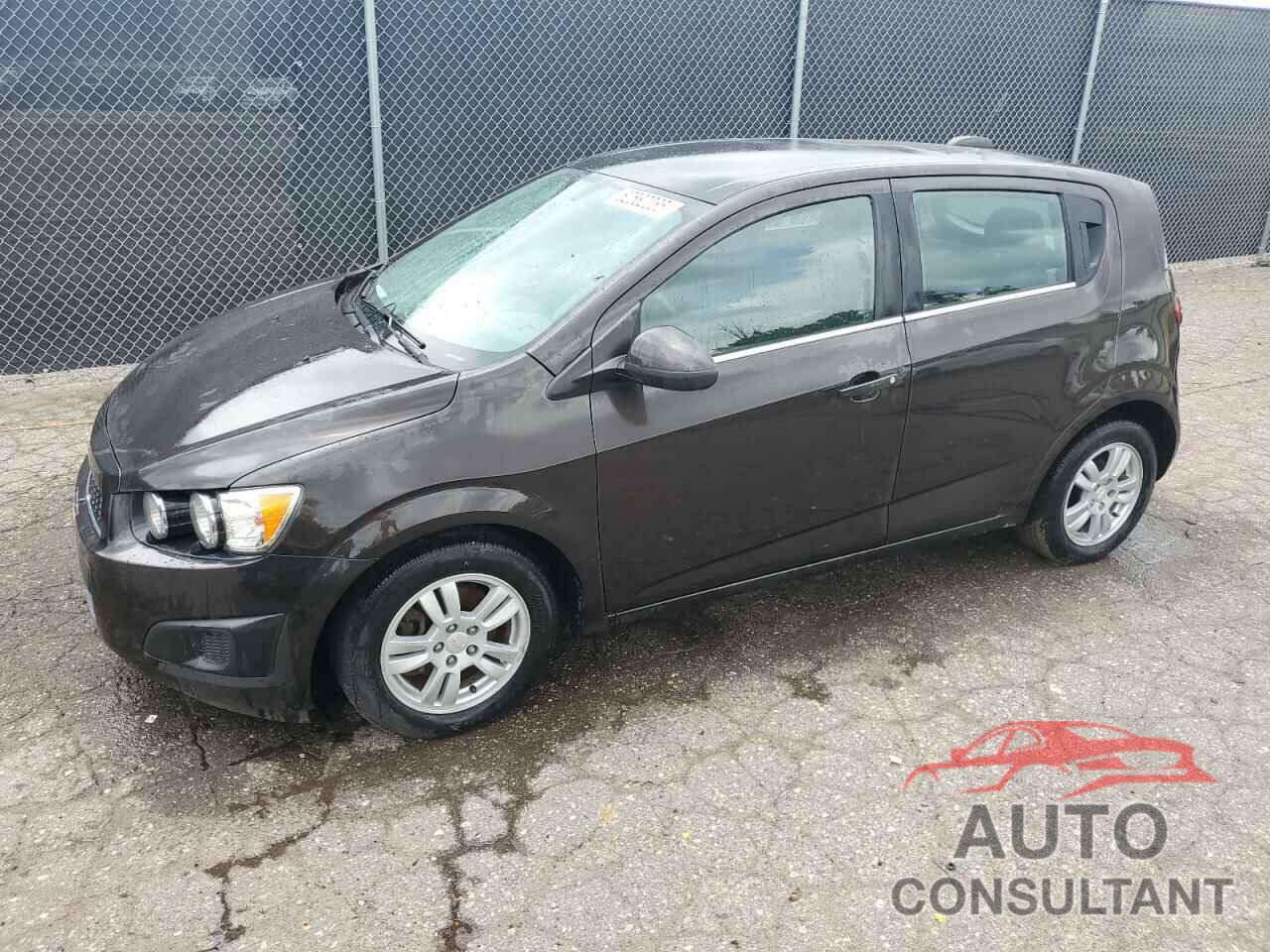 CHEVROLET SONIC 2015 - 1G1JC6SH2F4112097