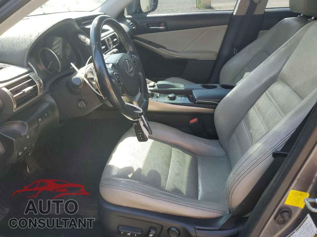 LEXUS IS 2014 - JTHCF1D20E5000344