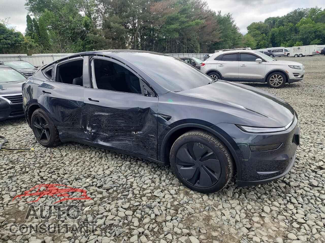 TESLA MODEL Y 2026 - 7SAYGDEE4TA385708