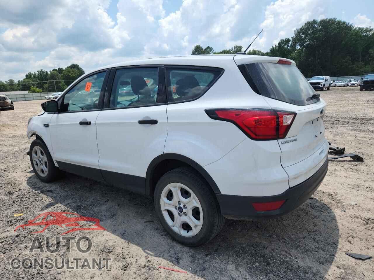 FORD ESCAPE 2019 - 1FMCU0F77KUB02490