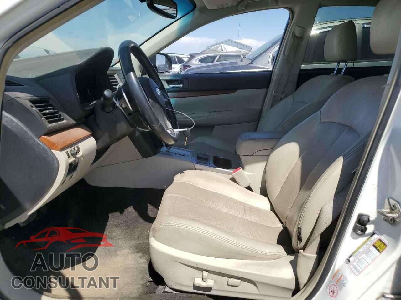 SUBARU OUTBACK 2014 - 4S4BRBLC4E3304885
