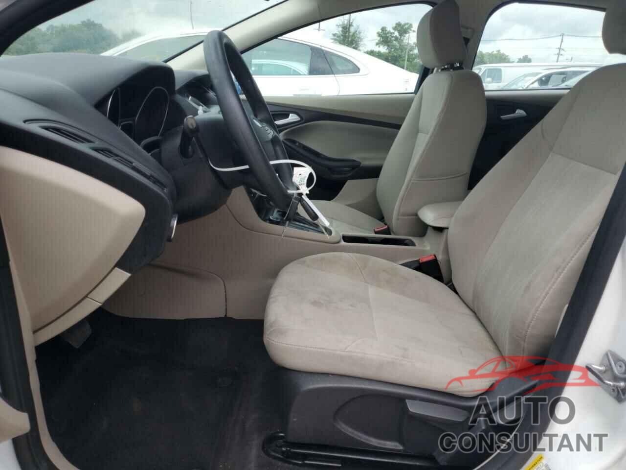 FORD FOCUS 2015 - 1FADP3F20FL201501