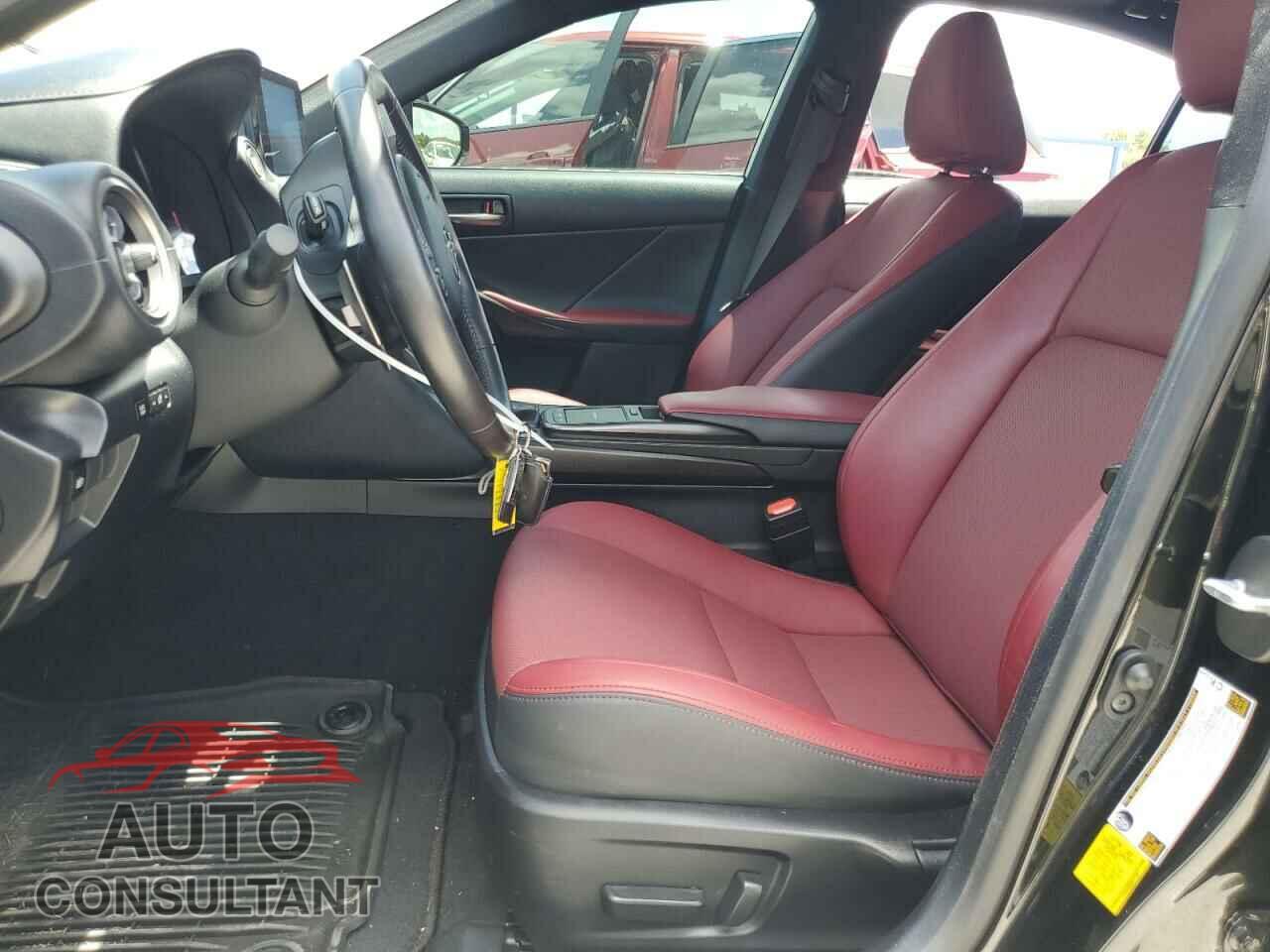 LEXUS IS 2021 - JTHCA1D26M5117763