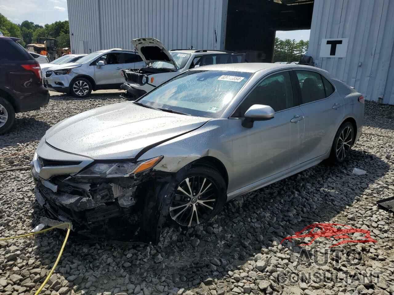 TOYOTA CAMRY 2018 - 4T1B11HK9JU633426