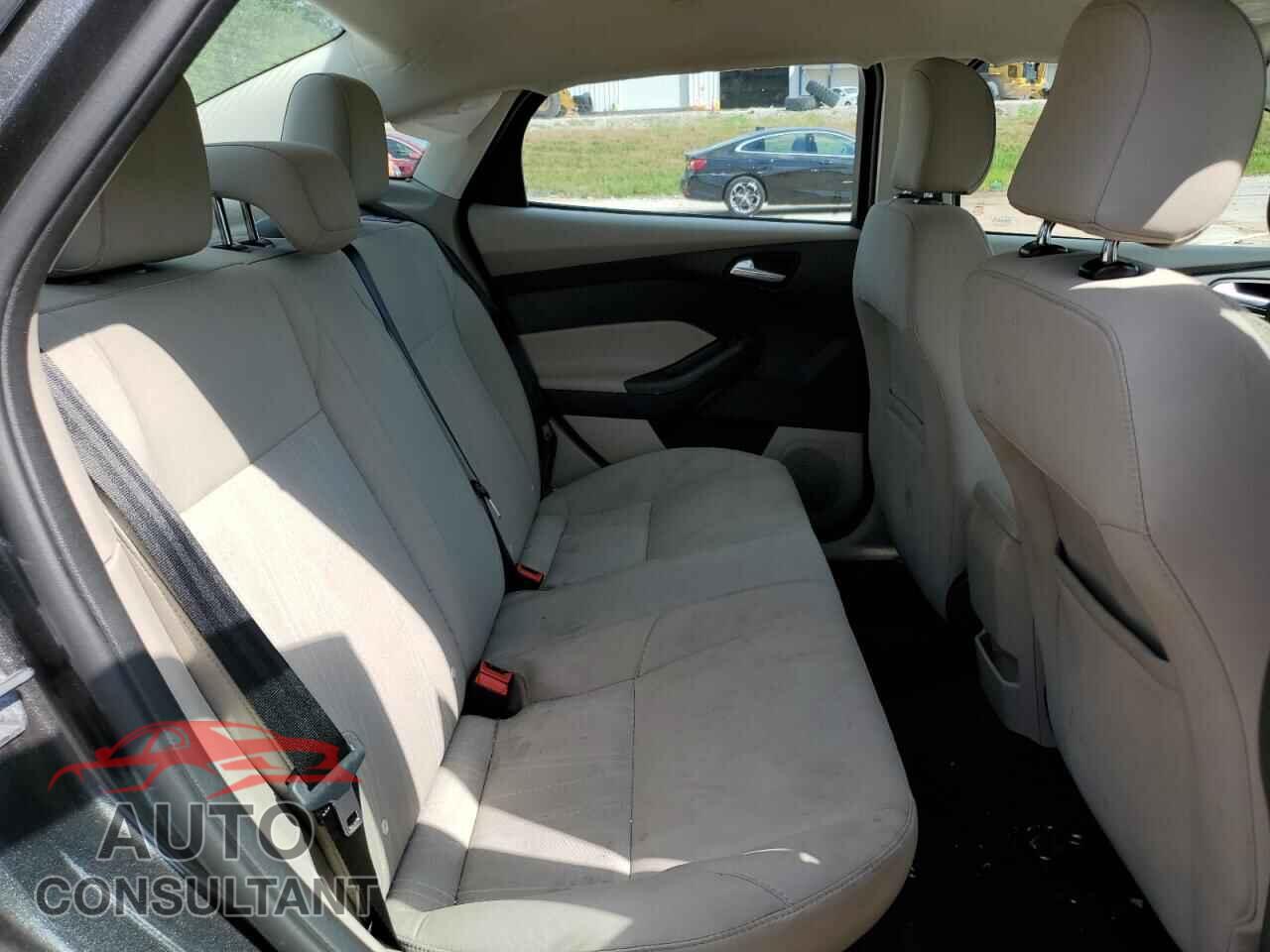 FORD FOCUS 2017 - 1FADP3F22HL303577