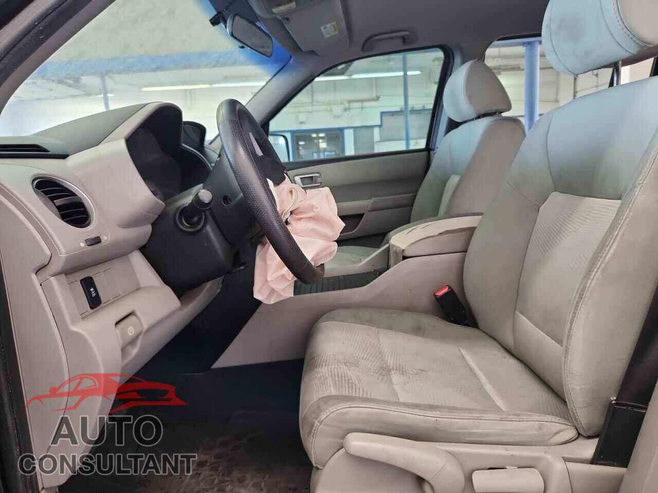 HONDA PILOT 2015 - 5FNYF4H26FB004515