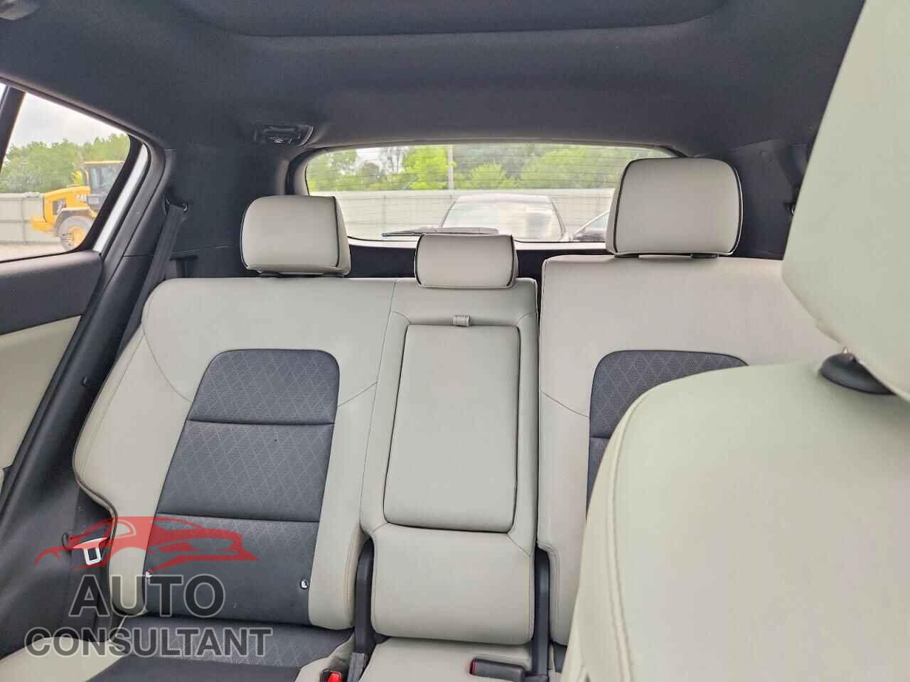 KIA SPORTAGE 2017 - KNDPR3A60H7220718