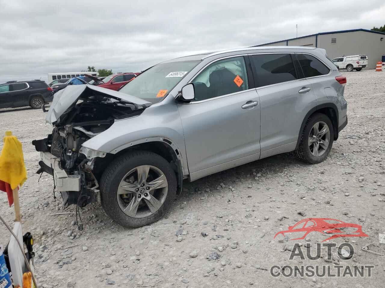 TOYOTA HIGHLANDER 2018 - 5TDDZRFH6JS804570