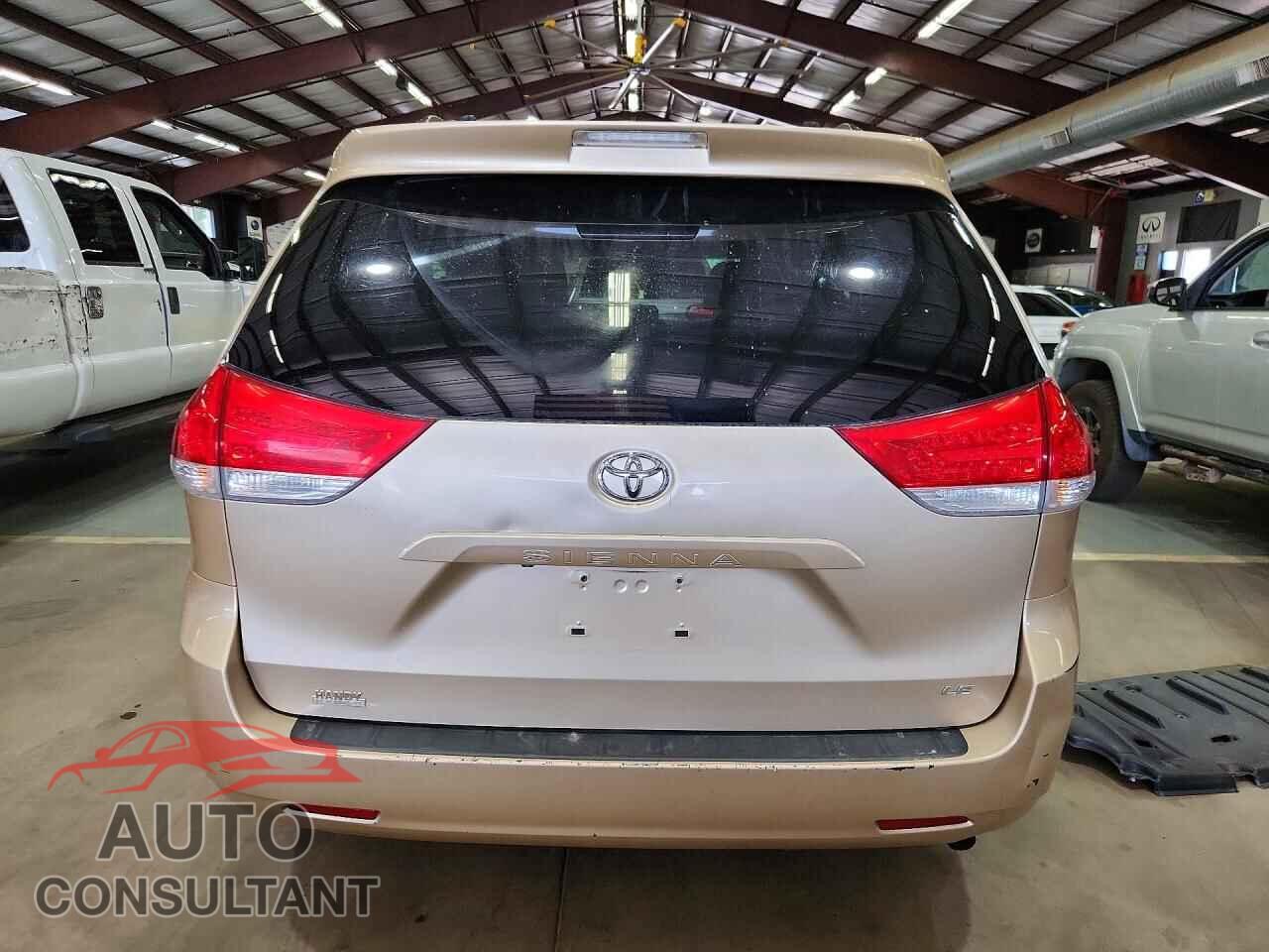 TOYOTA SIENNA 2013 - 5TDKK3DC8DS293383