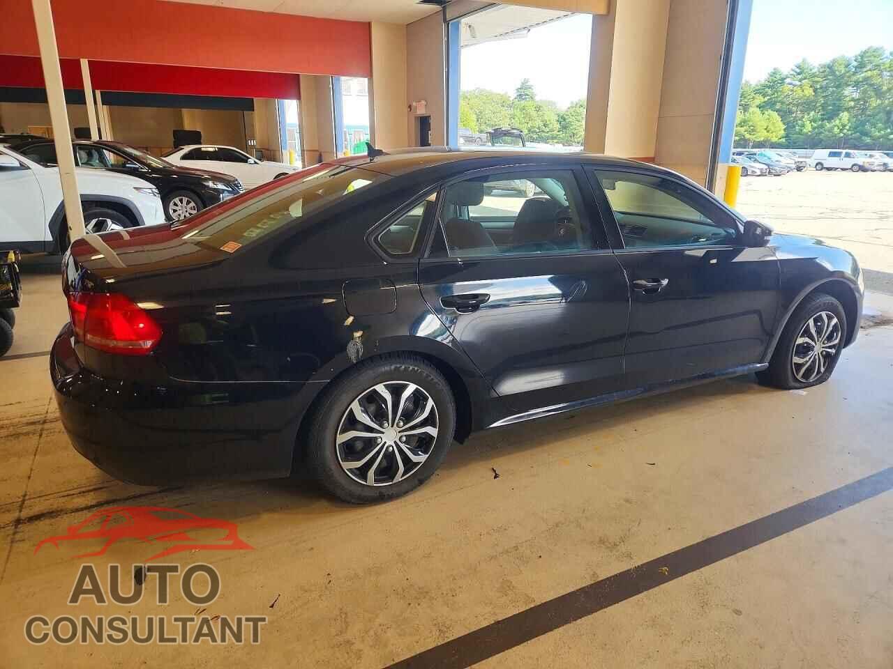 VOLKSWAGEN PASSAT 2014 - 1VWAT7A38EC037121