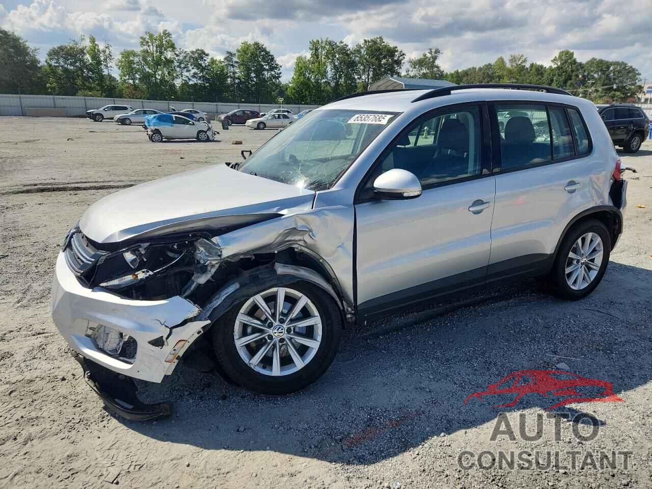 VOLKSWAGEN TIGUAN 2017 - WVGAV7AX5HK049099