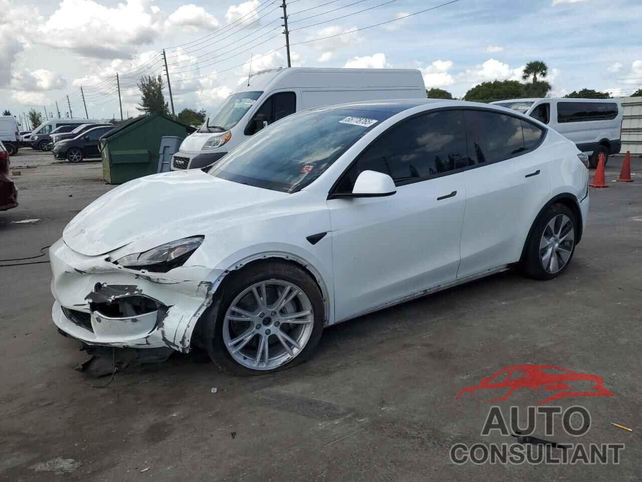TESLA MODEL Y 2023 - 7SAYGDEE8PF596886