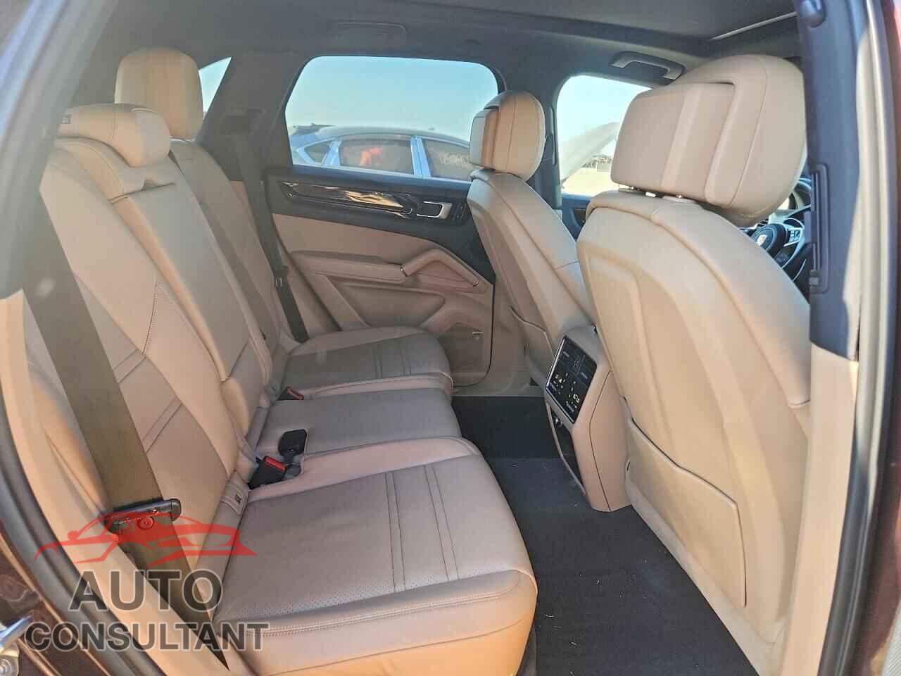 PORSCHE CAYENNE 2019 - WP1AA2AY3KDA06726