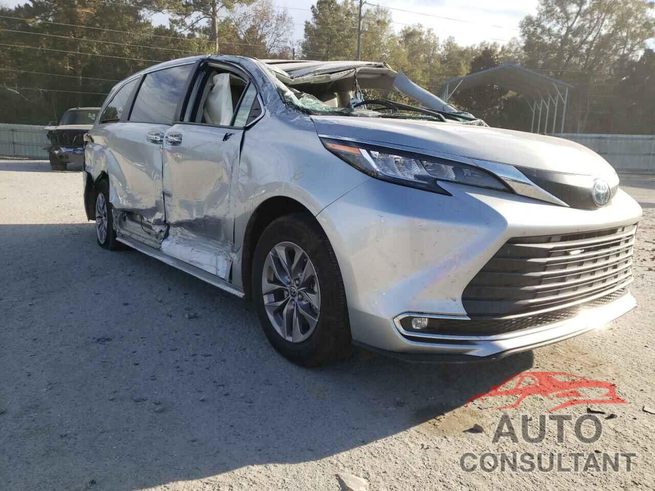 TOYOTA SIENNA 2021 - 5TDYRKEC7MS023639