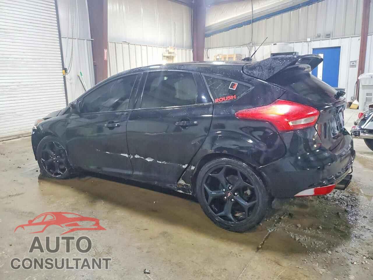 FORD FOCUS 2017 - 1FADP3L96HL221983