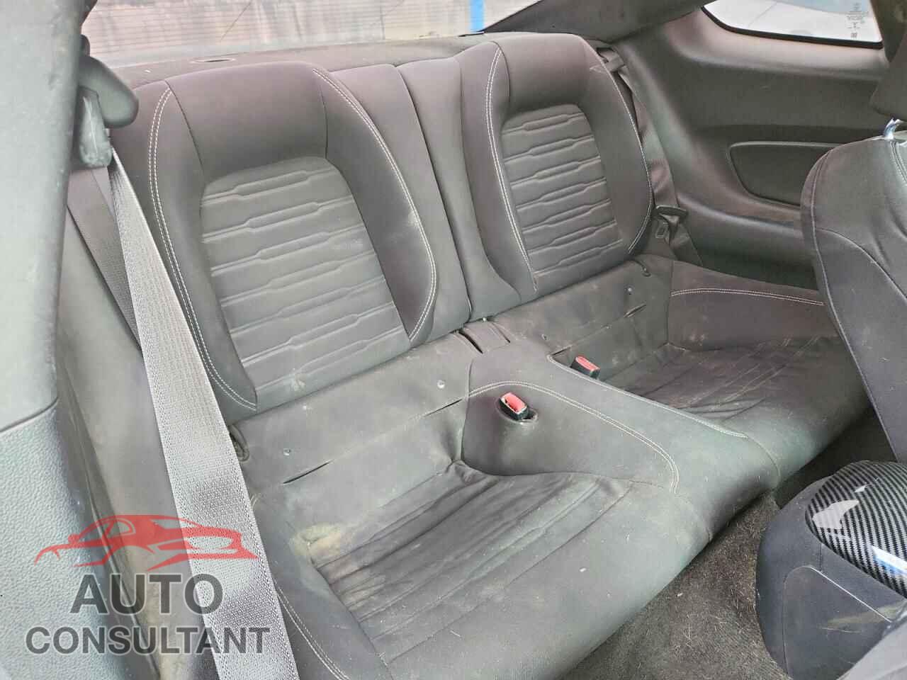 FORD MUSTANG 2015 - 1FA6P8TH2F5433648