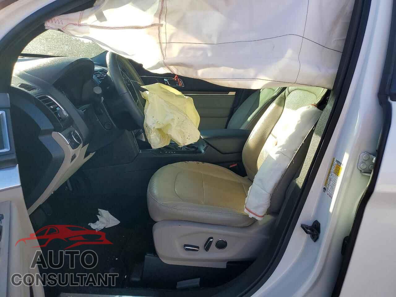 FORD EXPLORER 2018 - 1FM5K7F89JGB15237