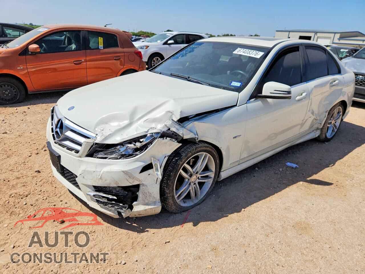 MERCEDES-BENZ C-CLASS 2012 - WDDGF4HB2CA655842
