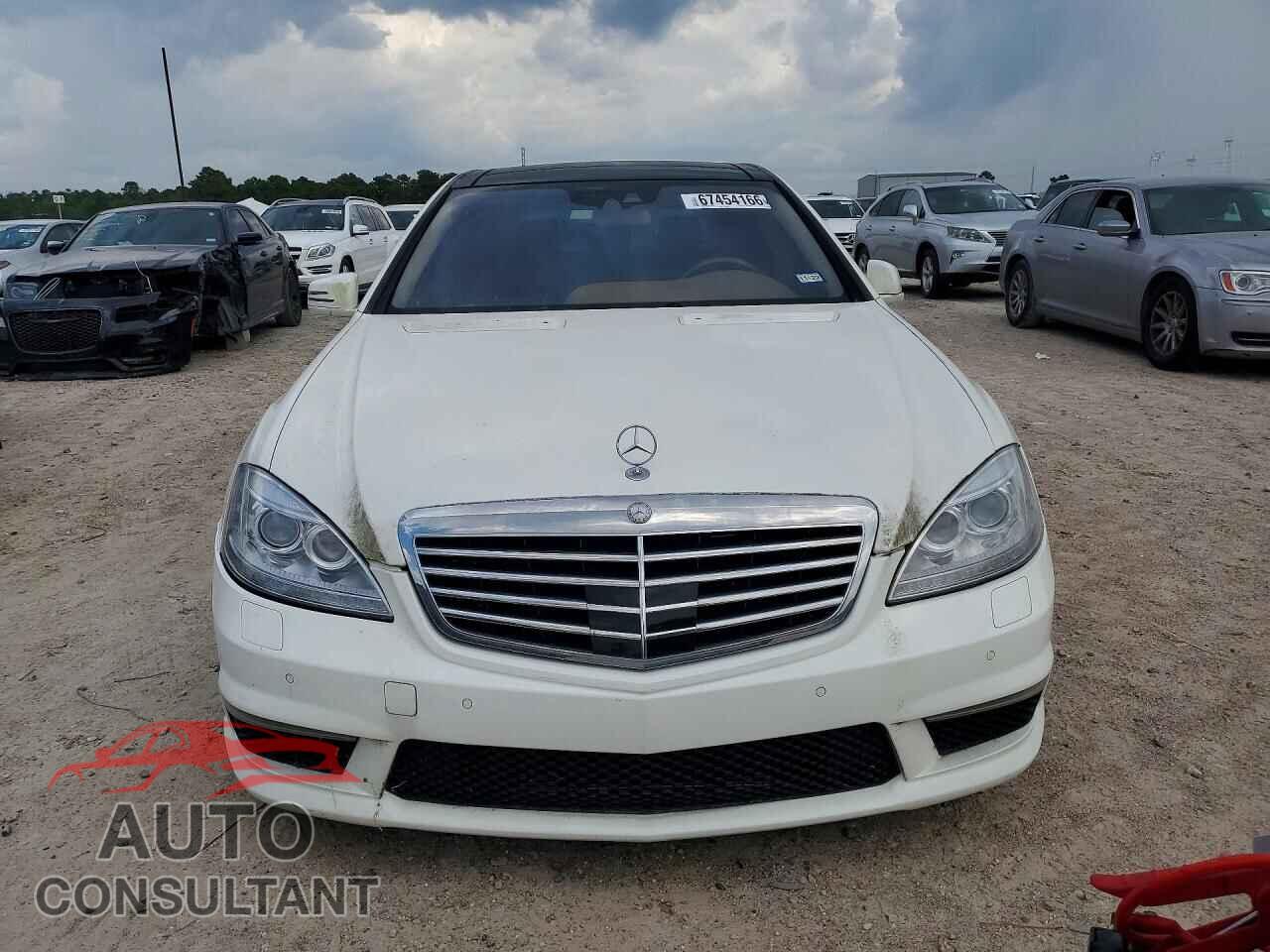 MERCEDES-BENZ S-CLASS 2011 - WDDNG7EB0BA374051