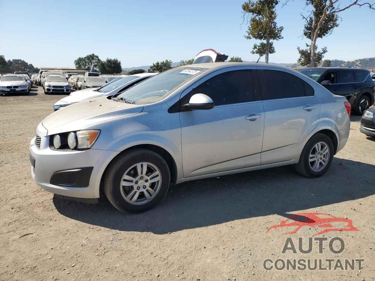 CHEVROLET SONIC 2012 - 1G1JC5SH9C4112541