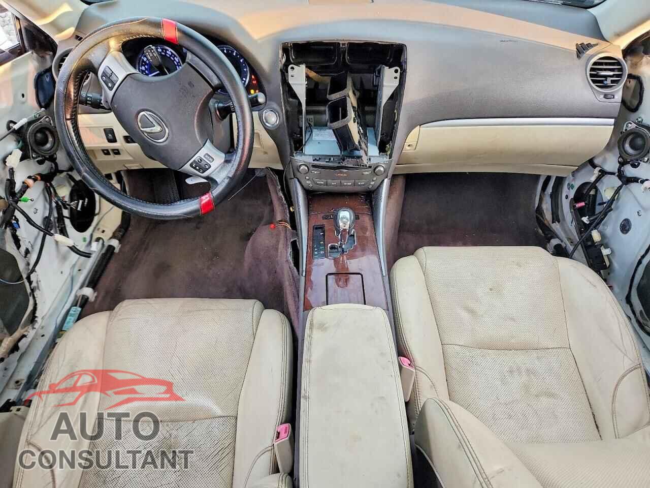 LEXUS IS 2012 - JTHCF5C24C5054316