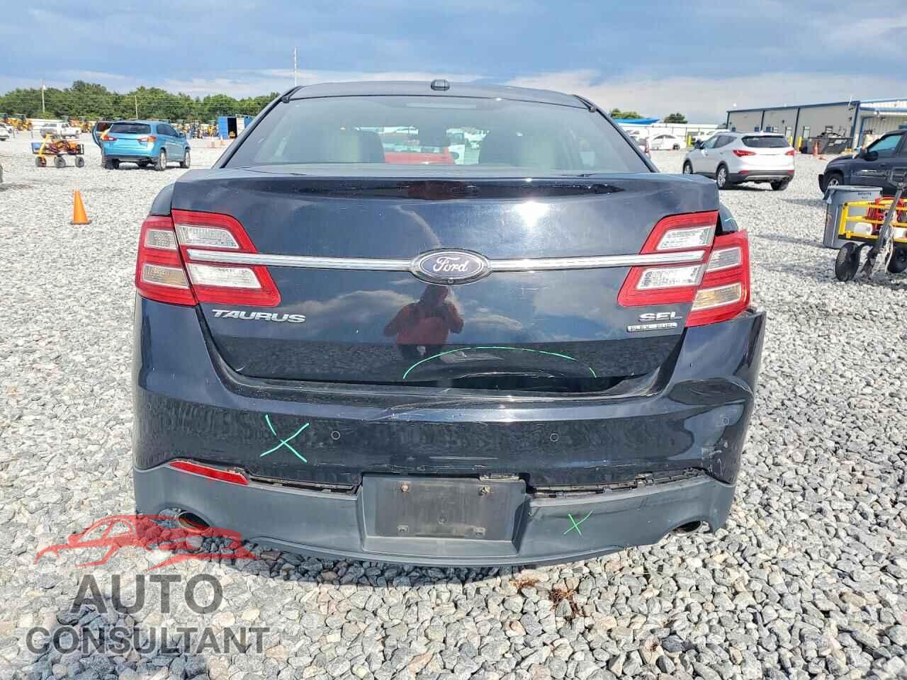 FORD TAURUS 2017 - 1FAHP2E85HG120071